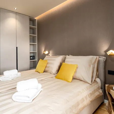 Luxurioese Mit Pool Und Whirlpool In Holiday home Porec