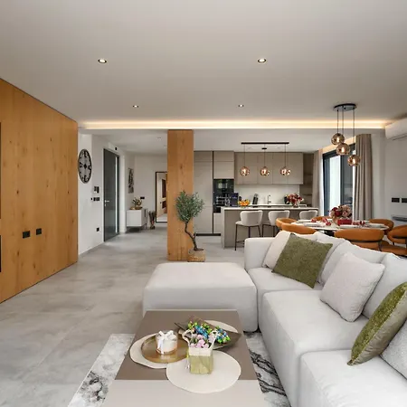 Luxurioese Mit Pool Und Whirlpool In Holiday home